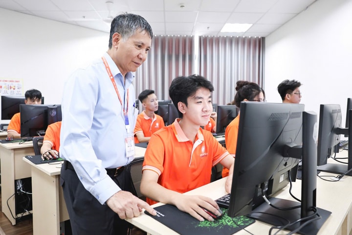 Luật Thủ đô năm 2024 - Quyết sách lập pháp đột phá, khơi thông "điểm nghẽn" thể chế Bài 4: Cú hích thu hút, trọng dụng nhân tài