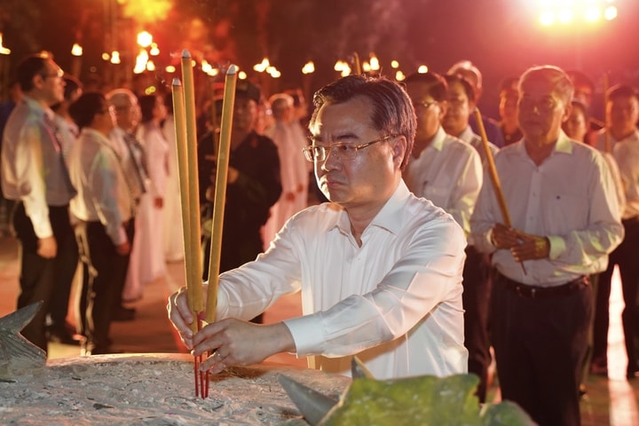 TP Hồ Chí Minh Hơn 25.000 ngọn nến thắp sáng tinh thần bất diệt của các Anh hùng liệt sĩ
