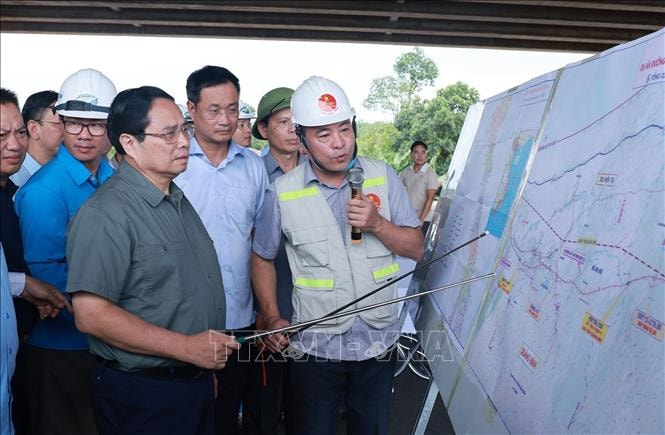 Thủ tướng Phạm Minh Chính khảo sát các dự án hạ tầng tại tỉnh Quảng Trị