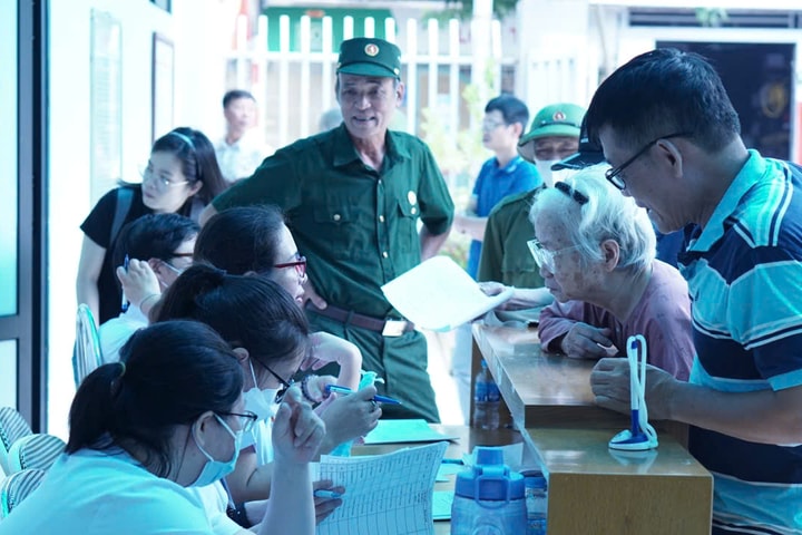 Phường Phú Thượng tri ân các gia đình thương binh, liệt sĩ