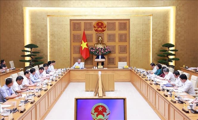Thủ tướng chủ trì hội nghị đánh giá việc sắp xếp tổ chức bộ máy và vận hành chính quyền địa phương 2 cấp