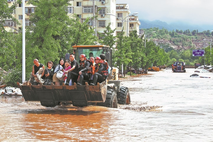 Hơn 80.000 người phải sơ tán do mưa lớn tại Bắc Kinh
