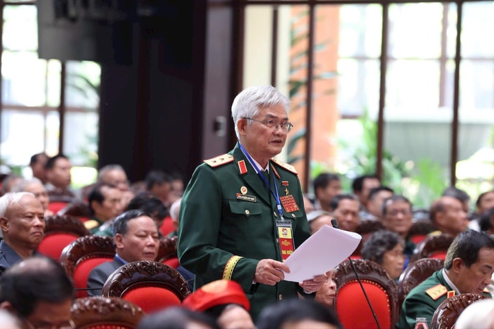 Hà Nội gặp mặt cán bộ lão thành, người có công vào ngày 14-8