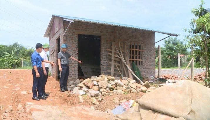 Xã Phúc Thọ phát hiện, xử lý 2 vụ xây dựng trái phép công trình trên đất nông nghiệp