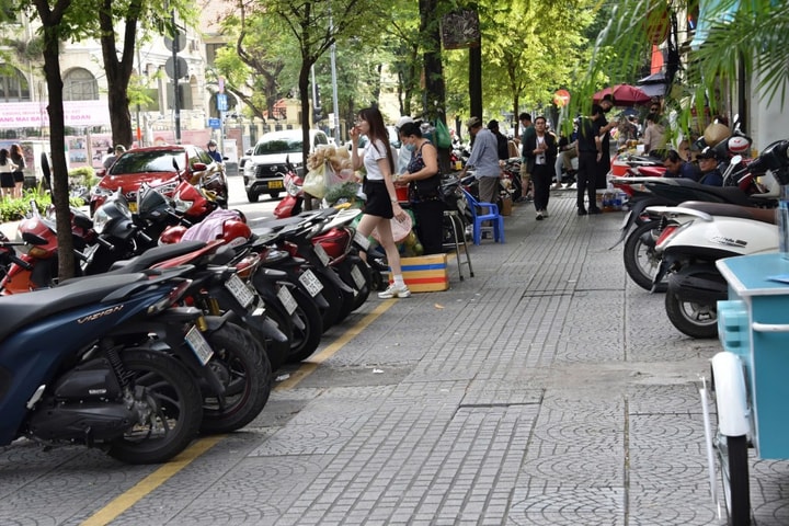 TP Hồ Chí Minh ngưng thu phí vỉa hè