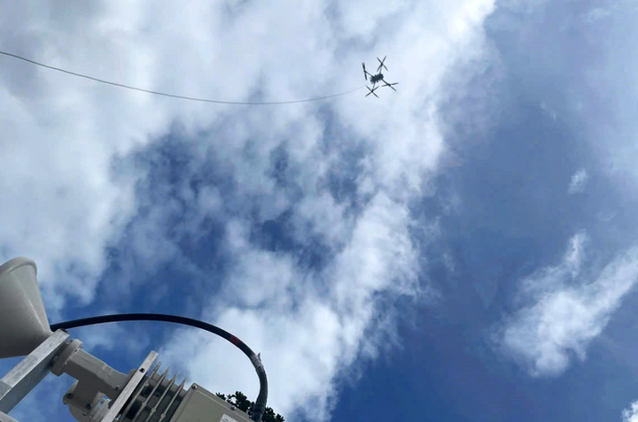 Drone giúp nhà mạng khôi phục liên lạc trong vùng lũ