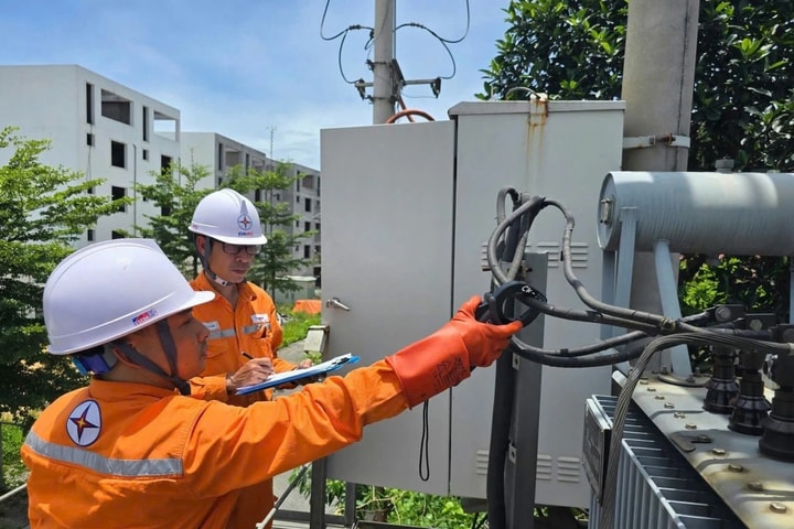 Công suất tiêu thụ điện đầu tháng 8 tăng đột biến vì nắng nóng