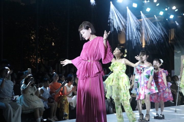 Vẻ đẹp ý chí được tôn vinh trên sàn diễn chương trình Vietnam Disability Fashion Show 2025
