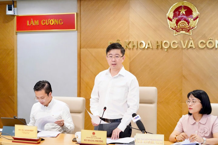 Tăng tốc triển khai công nghệ chiến lược và thu hút nhân tài