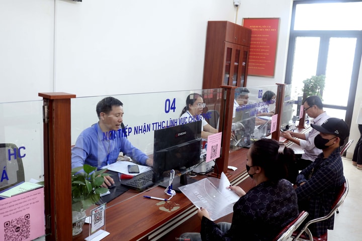 Từng bước số hóa, đưa chính quyền đến gần người dân