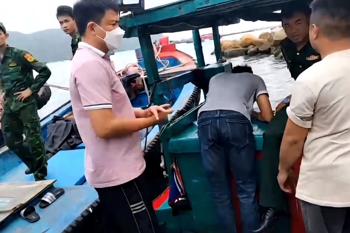 Phát hiện tàu cá tàng trữ chất độc Xyanua