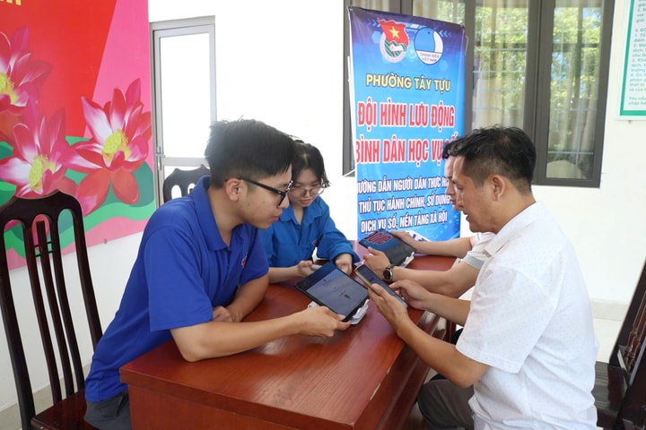 Phường Tây Tựu phát huy vai trò của 27 tổ chuyển đổi số cộng đồng