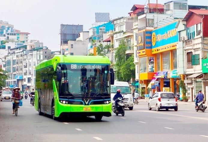 Thí điểm tuyến buýt điện phục vụ người dân tham quan khu vực Hoàn Kiếm, Ba Đình