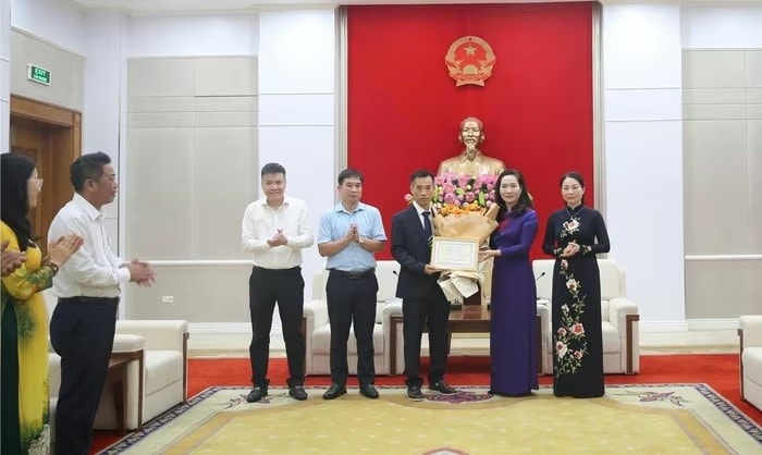 Quảng Ninh trao thưởng 400 triệu đồng cho học sinh đạt HCĐ Olympic
