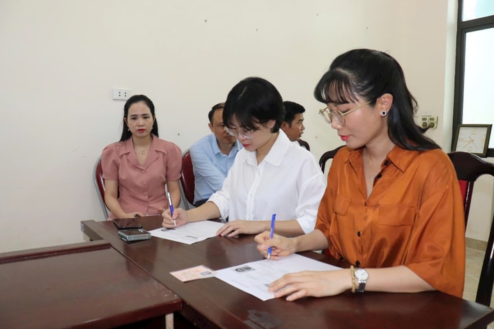 Xã Bát Tràng đổi thẻ đảng viên, chuẩn hóa dữ liệu