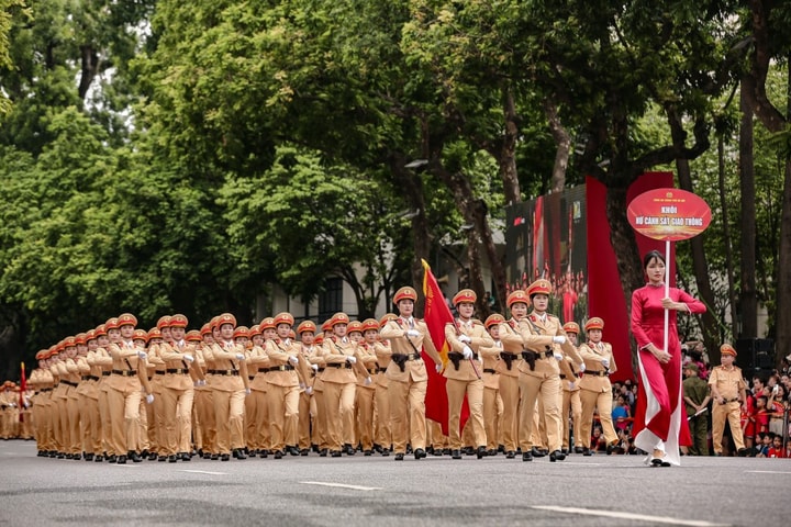 Ngày hội vì Thủ đô bình yên Vinh quang 80 năm Công an Thủ đô anh hùng