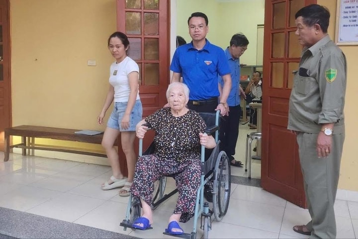 Đảng bộ xã Sóc Sơn triển khai đổi thẻ cho 6.202 đảng viên