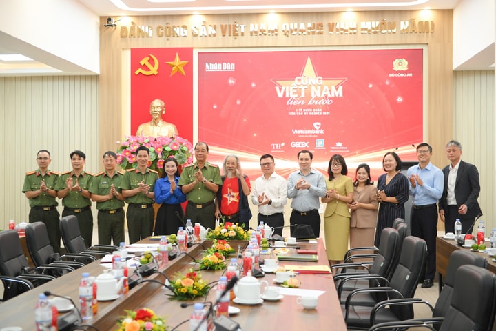 1 tỷ bước chân “Cùng Việt Nam tiến bước” vào kỷ nguyên mới