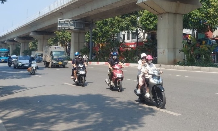 Sau nắng nóng, Hà Nội mưa dông trên diện rộng