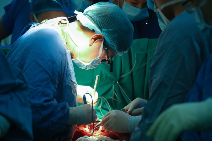Lần đầu tiên ghép thành công đồng thời tim và phổi cho người bệnh suy đa tạng