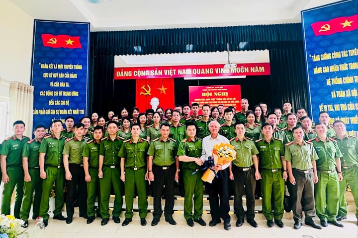 Công an phường Kiến Hưng nghiên cứu, quán triệt một số định hướng lớn của Đảng
