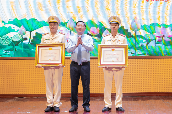 Công an xã Quang Minh phát hiện, xử lý gần 6 tấn xương lợn hết hạn sử dụng
