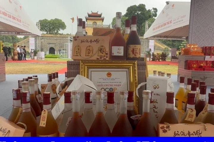 Không gian văn hóa Việt rực rỡ tại Hội chợ quà tặng Thủ đô 2025