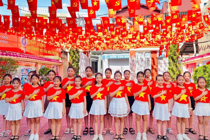 Hải Phòng rực rỡ cờ hoa chào mừng 80 năm Cách mạng tháng Tám và Quốc khánh 2-9