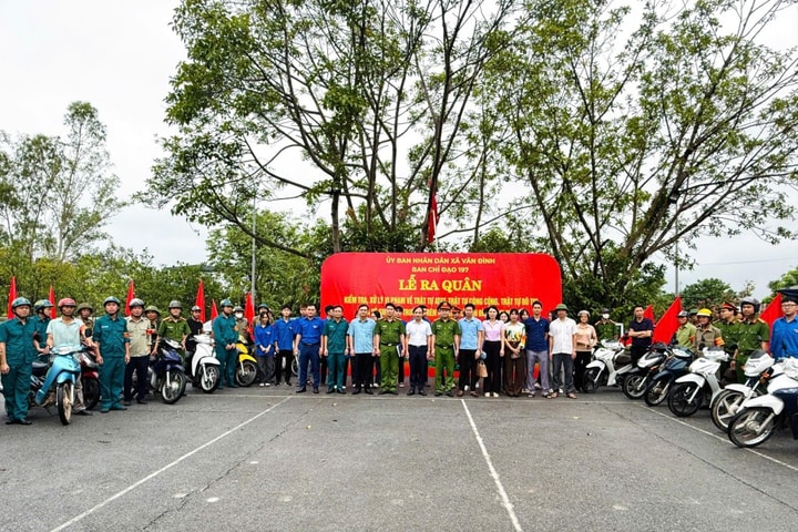 Xã Vân Đình ra quân xử lý vi phạm an toàn giao thông, trật tự đô thị