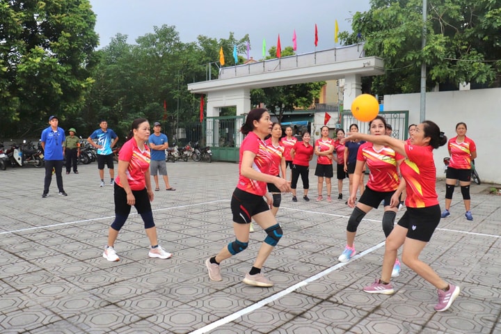 Giải thể thao chào mừng Đại hội đại biểu Đảng bộ xã Bát Tràng lần thứ I