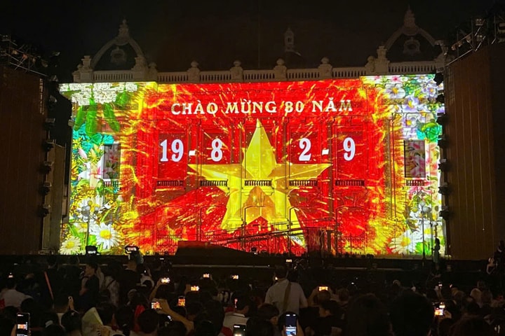 Hình ảnh thiêng liêng và xúc cảm trong chương trình “Hà Nội - Từ mùa thu lịch sử năm 1945”