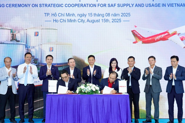 Vietjet hợp tác cùng Petrolimex sử dụng nhiên liệu hàng không bền vững