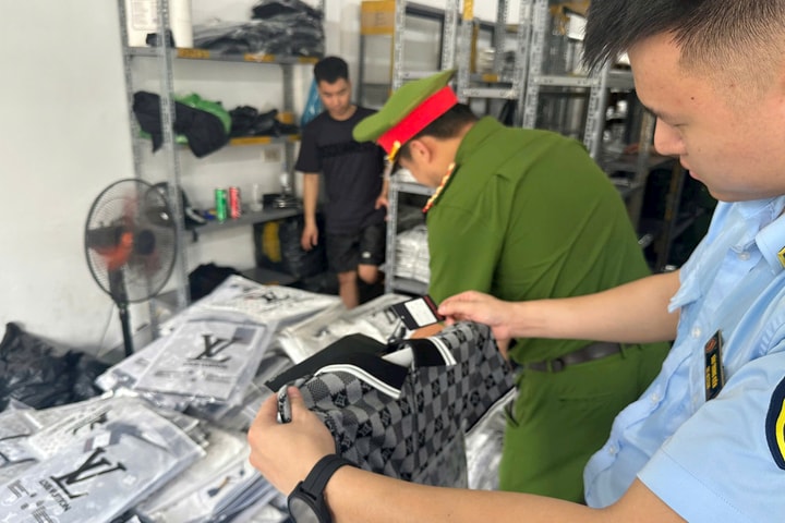 Quản lý thị trường Hà Nội: Quyết liệt kiểm tra, xử lý hàng giả, hàng lậu