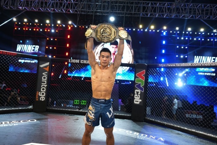LION Championship 25: Trần Ngọc Lượng hạ gục Văn Tuần, giành đai vô địch hạng 60kg