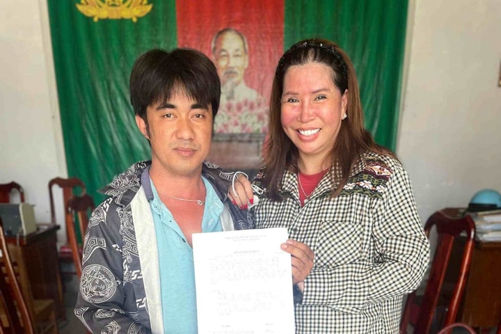 Công an An Giang hỗ trợ người dân nhận lại tiền chuyển nhầm