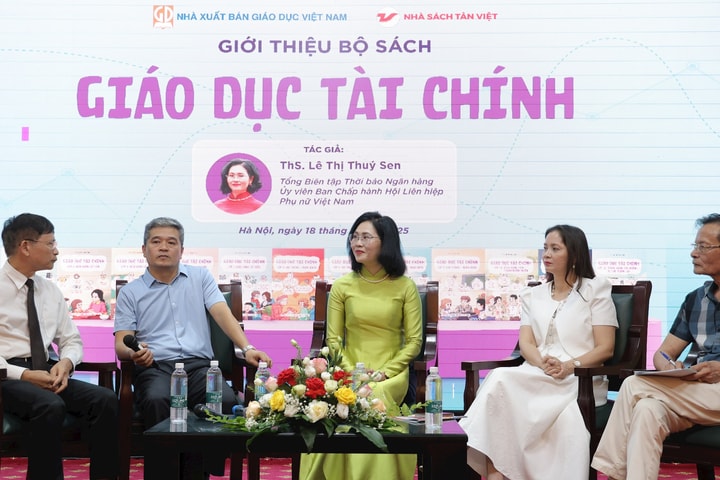 Ra mắt bộ sách “Giáo dục tài chính” cho học sinh từ lớp 1 đến lớp 12