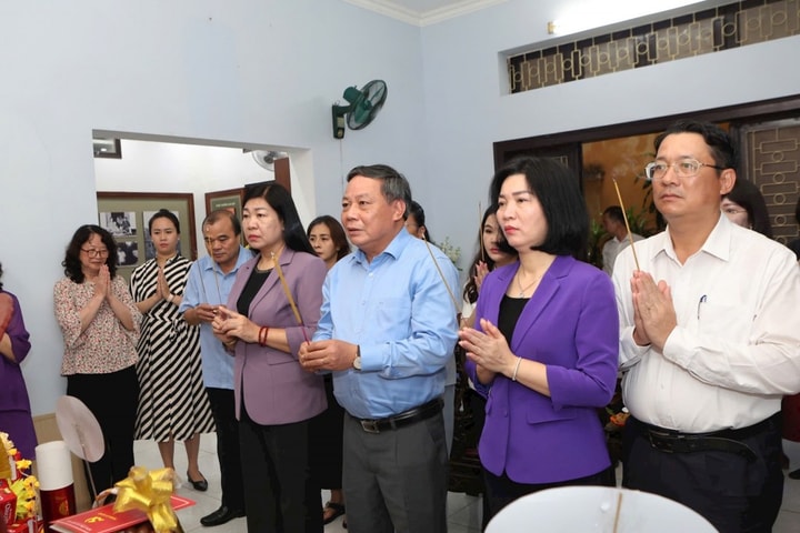 Lãnh đạo TP Hà Nội dâng hương tưởng niệm cố Đại tướng Nguyễn Quyết