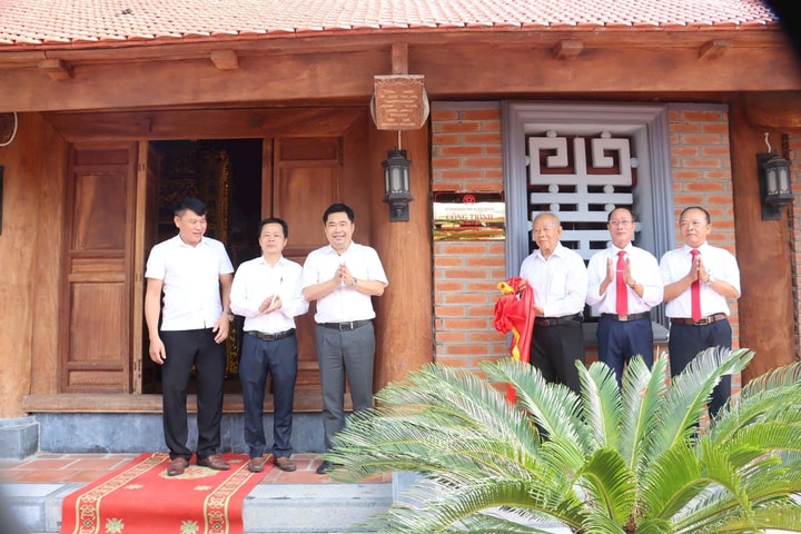 Xã Đại Xuyên gắn biển công trình chào mừng Đại lễ