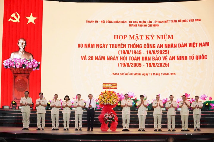 Công an TP Hồ Chí Minh: Phát huy lịch sử vẻ vang, vững vàng tiến bước trong kỷ nguyên mới