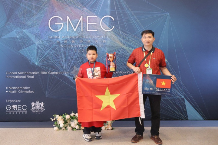 “Cậu bé vàng” Ngọ Gia Huy tiếp tục hành trình chinh phục toán học