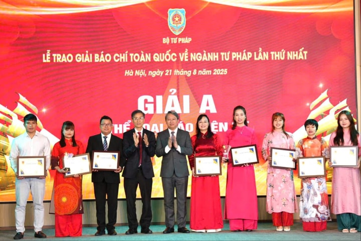 Trao giải báo chí toàn quốc về ngành Tư pháp lần thứ nhất