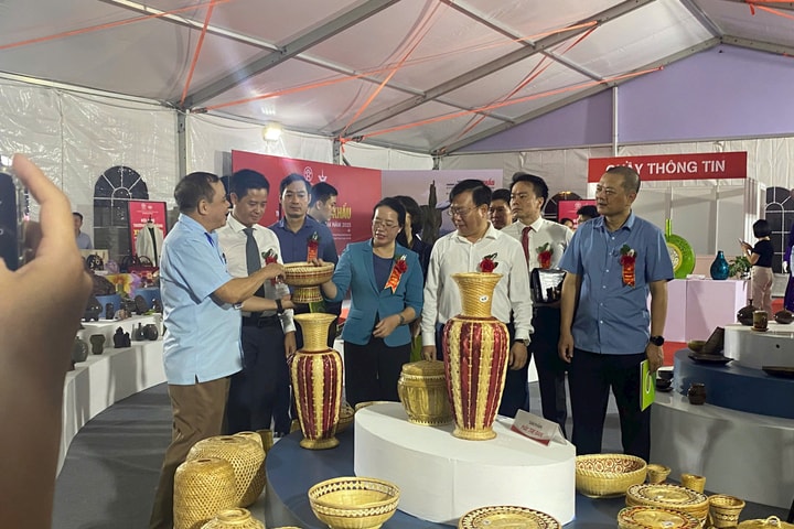 Hà Nội: Khai mạc Hội chợ thương hiệu hàng xuất khẩu Việt Nam năm 2025