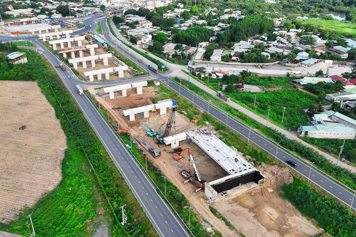 Nút giao giữa 2 cao tốc ở Đông Nam Bộ nỗ lực về đích