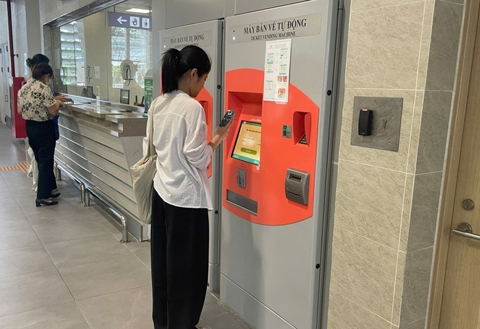 Hà Nội: Vé điện tử có nhiều tiện ích cho hành khách di chuyển bằng đường sắt đô thị
