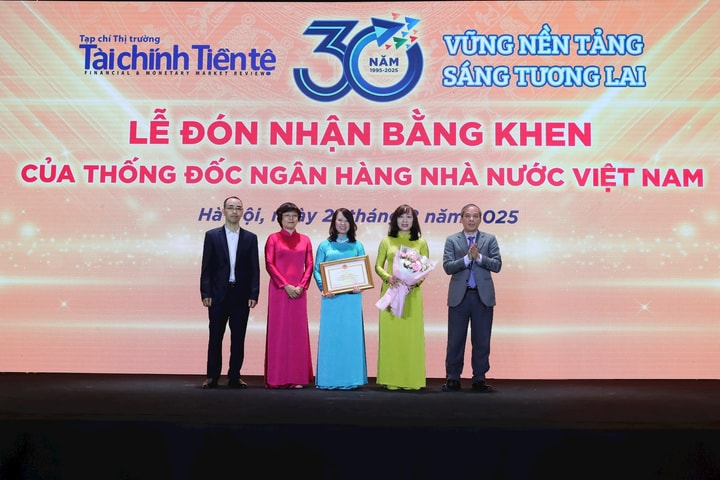 Tạp chí Thị trường Tài chính Tiền tệ kỷ niệm 30 năm thành lập và xuất bản số đầu tiên