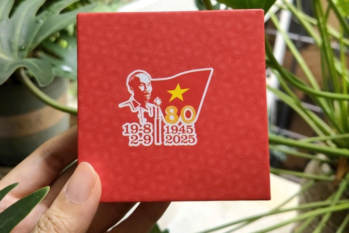 Bưu điện Việt Nam ra mắt hộp xu hợp kim “Tự hào Việt Nam”
