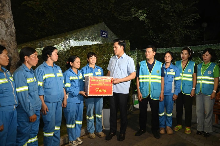 Hà Nội tổng lực vệ sinh môi trường phục vụ lễ diễu binh