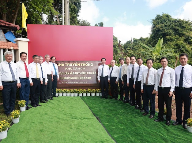 Bộ Khoa học và Công nghệ dâng hương tưởng niệm liệt sĩ ngành Bưu điện tại Tây Ninh