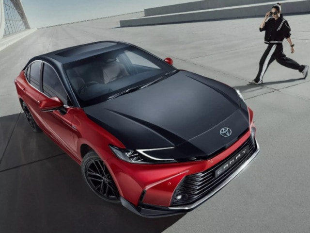 Toyota trình làng Camry Sprint Edition: Ngoại hình thể thao, nhiều tiện ích