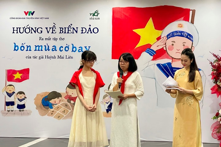 Tập thơ “Bốn mùa cờ bay” - hải trình Trường Sa neo mãi trong tim